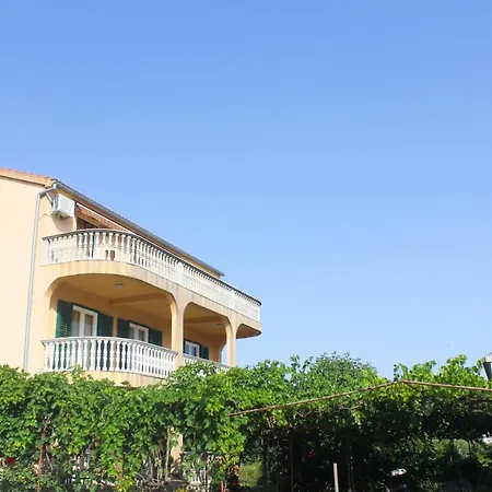 Apartments Eskinja
