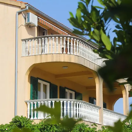 Apartments Eskinja 아파트 *